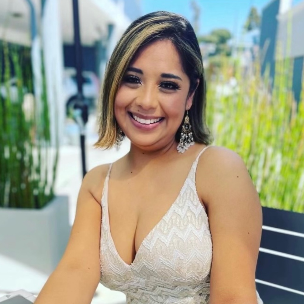 Meet your Posher, Noemi